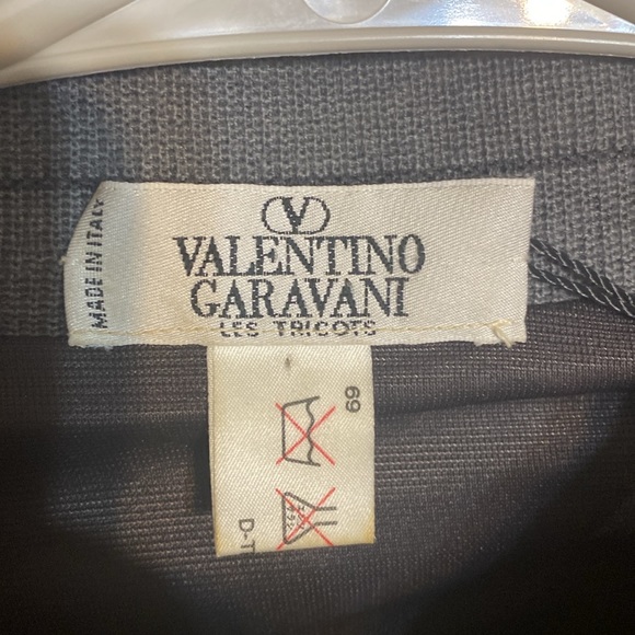VALENTINO Grey Sweater NWOT W/ 2 Buttons made in Italy - Picture 7 of 7